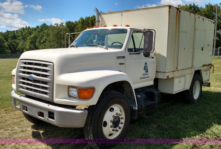 image for item K1168 1995 Ford F800 sewer rodder truck
