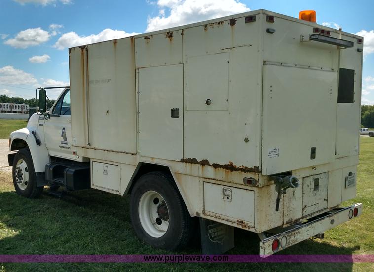 image for item K1168 1995 Ford F800 sewer rodder truck