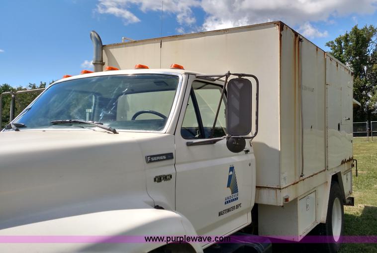 image for item K1168 1995 Ford F800 sewer rodder truck