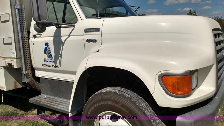 image for item K1168 1995 Ford F800 sewer rodder truck