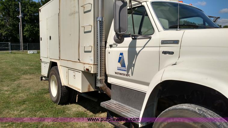 image for item K1168 1995 Ford F800 sewer rodder truck