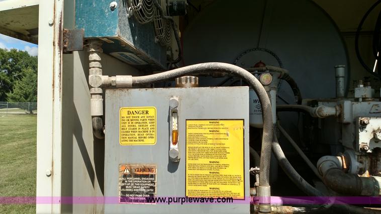 image for item K1168 1995 Ford F800 sewer rodder truck