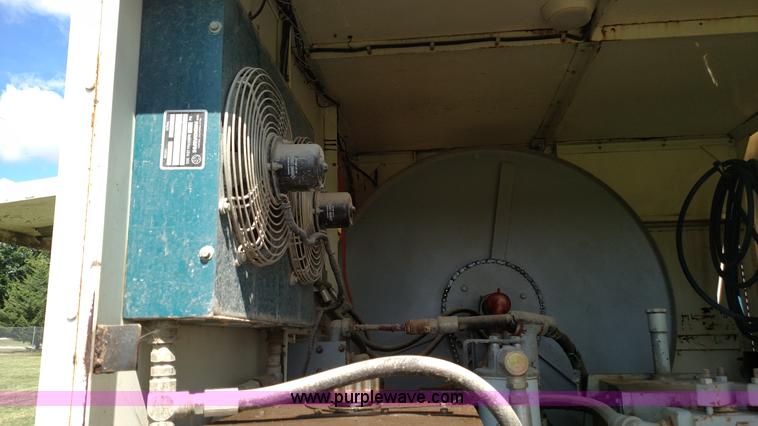 image for item K1168 1995 Ford F800 sewer rodder truck