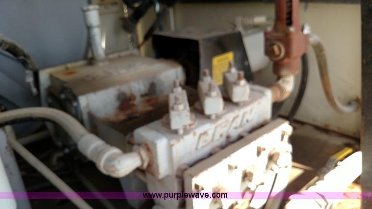 image for item K1168 1995 Ford F800 sewer rodder truck