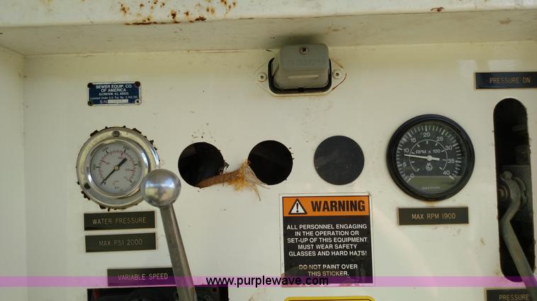 image for item K1168 1995 Ford F800 sewer rodder truck