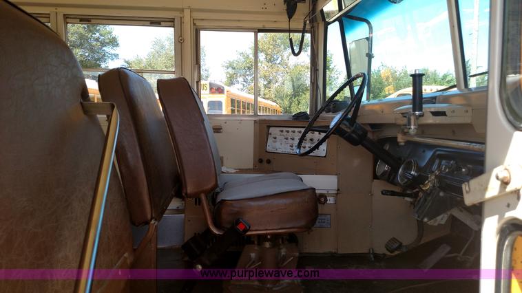 image for item K1169 1991 Chevrolet B6P042 school bus