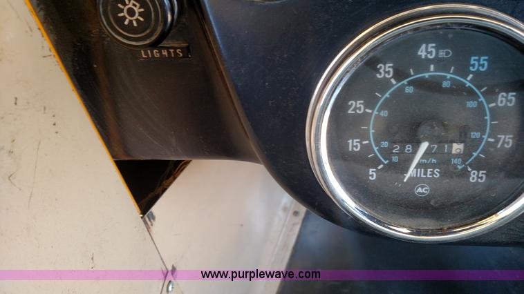 image for item K1169 1991 Chevrolet B6P042 school bus