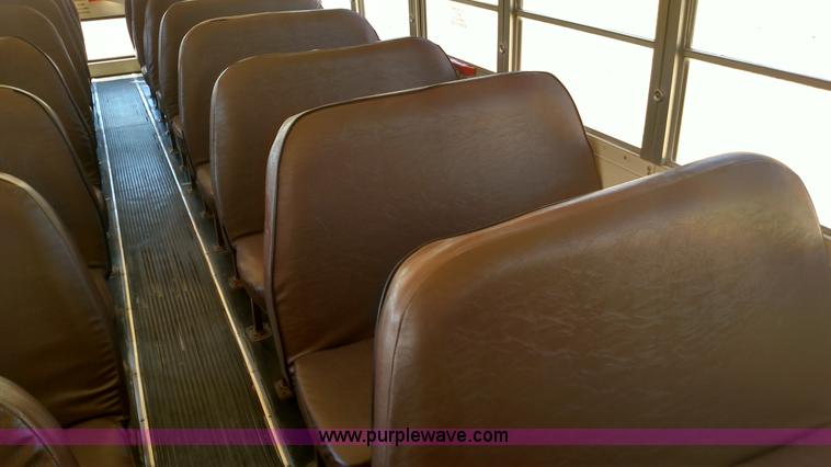 image for item K1169 1991 Chevrolet B6P042 school bus