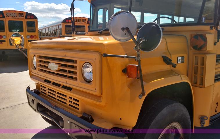image for item K1169 1991 Chevrolet B6P042 school bus