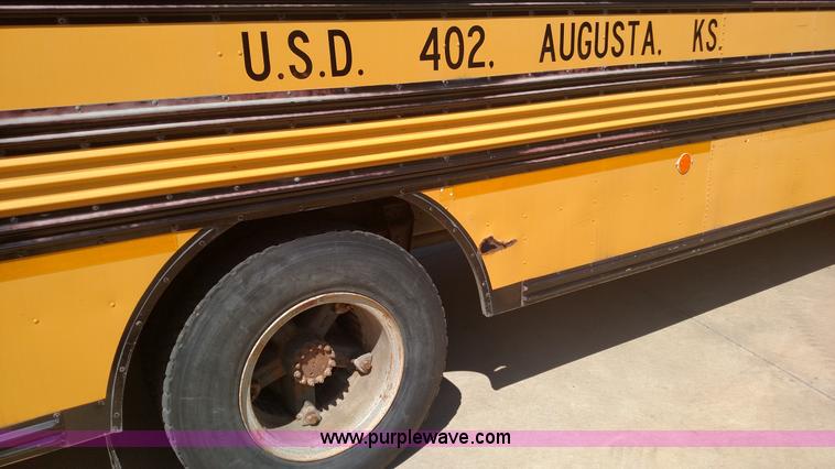 image for item K1169 1991 Chevrolet B6P042 school bus