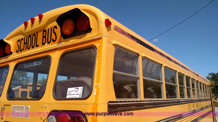 image for item K1169 1991 Chevrolet B6P042 school bus