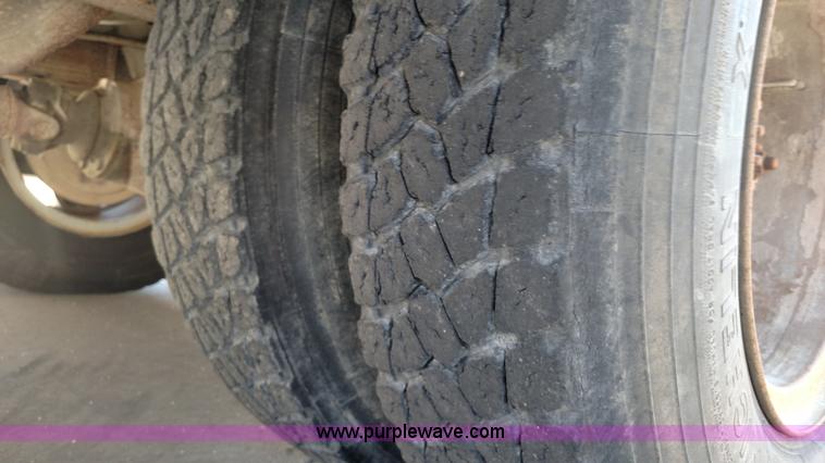 image for item K1169 1991 Chevrolet B6P042 school bus