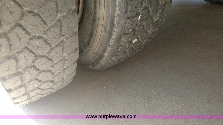 image for item K1169 1991 Chevrolet B6P042 school bus