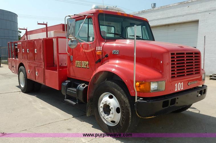 image for item K1607 2001 International 4700 water truck