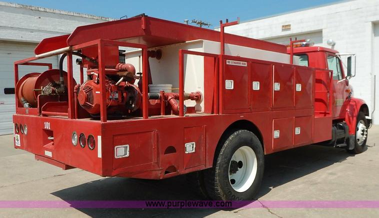 image for item K1607 2001 International 4700 water truck