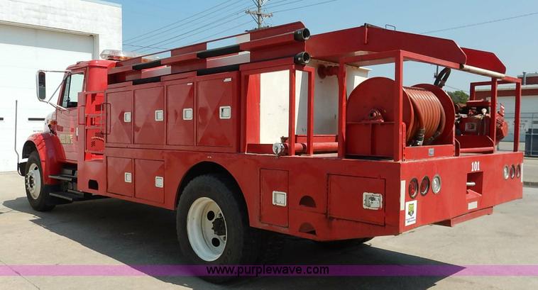 image for item K1607 2001 International 4700 water truck