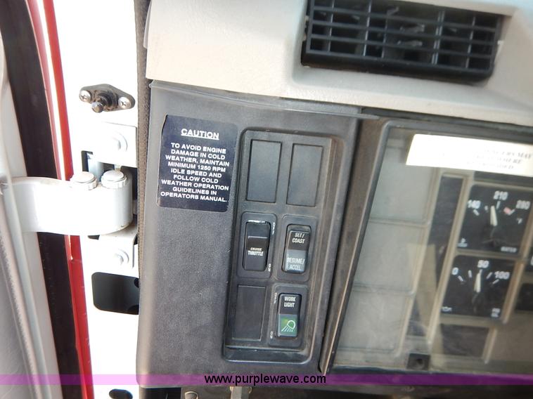 image for item K1607 2001 International 4700 water truck