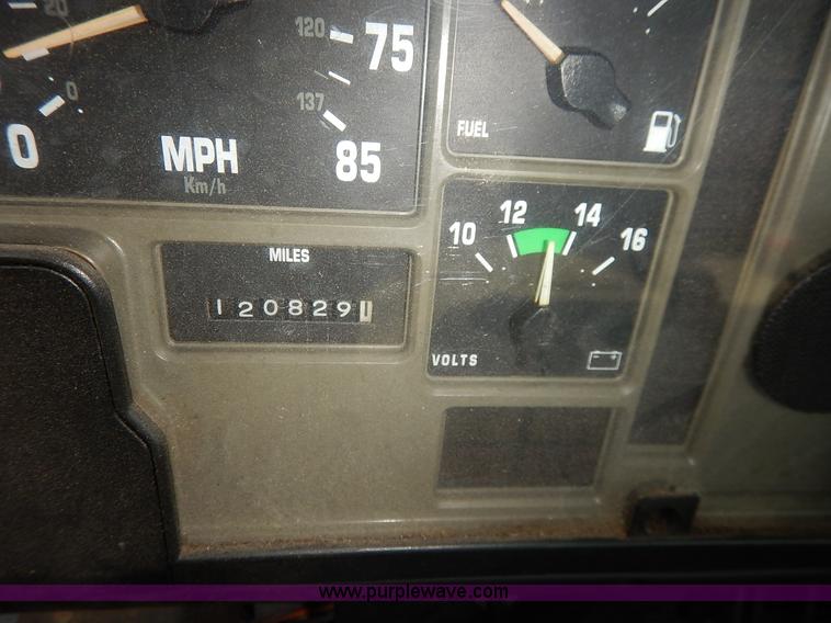 image for item K1607 2001 International 4700 water truck