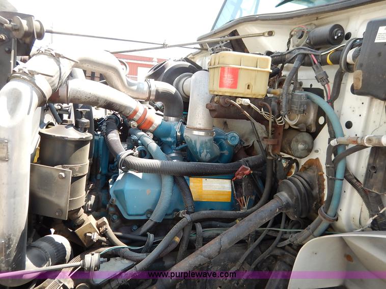 image for item K1607 2001 International 4700 water truck