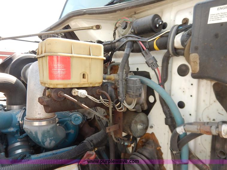 image for item K1607 2001 International 4700 water truck