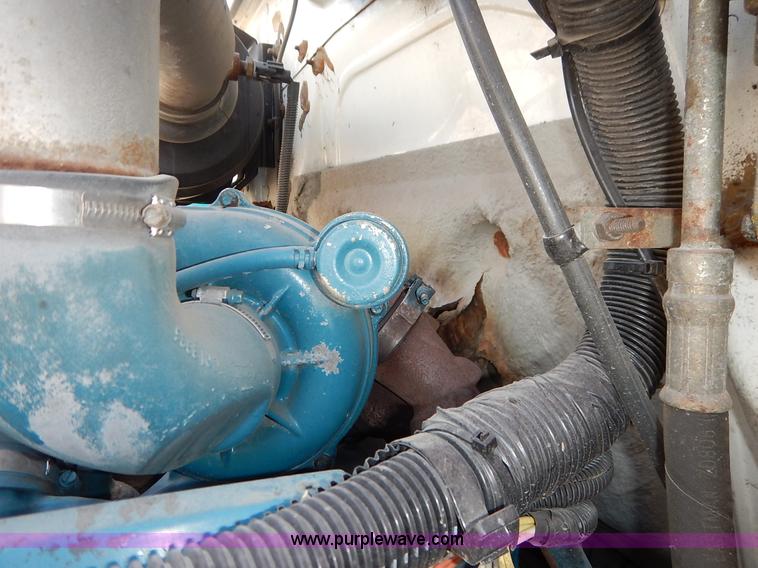 image for item K1607 2001 International 4700 water truck