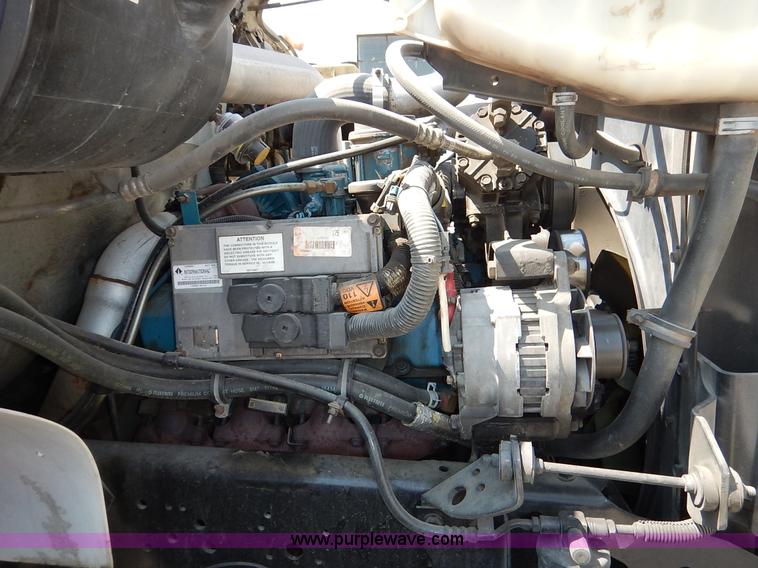 image for item K1607 2001 International 4700 water truck