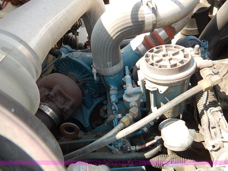 image for item K1607 2001 International 4700 water truck