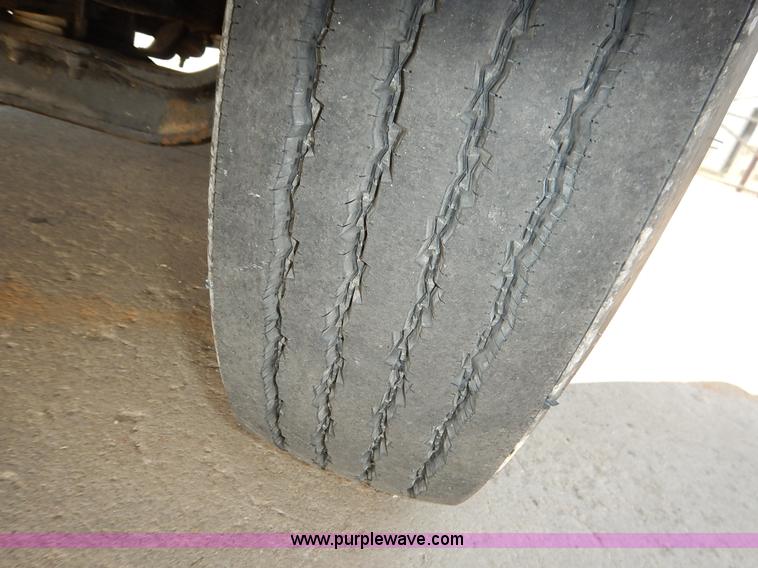 image for item K1607 2001 International 4700 water truck