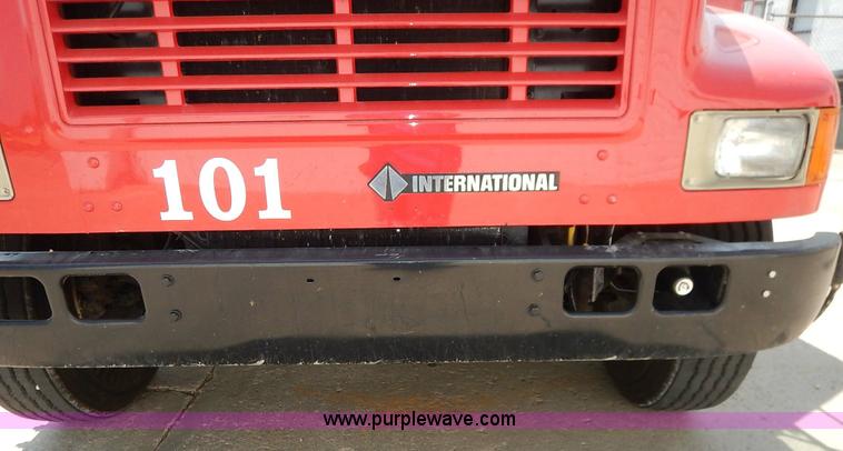 image for item K1607 2001 International 4700 water truck