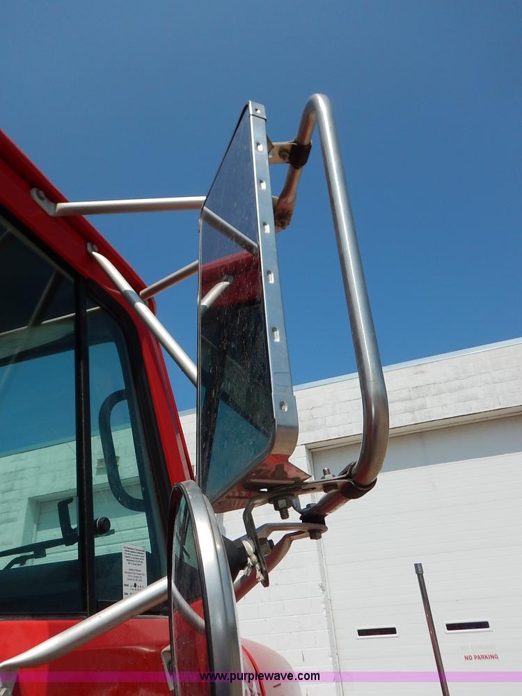 image for item K1607 2001 International 4700 water truck