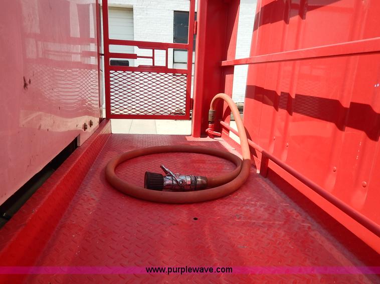 image for item K1607 2001 International 4700 water truck