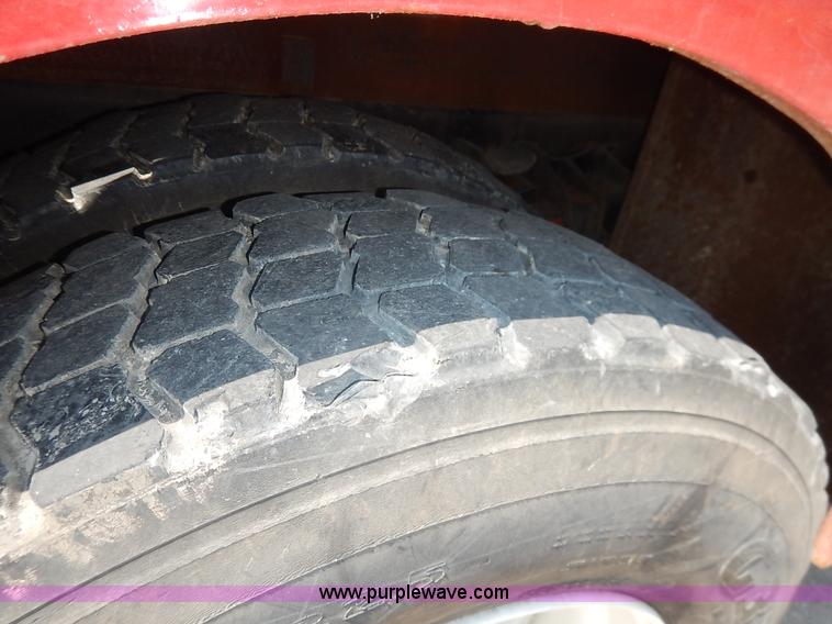 image for item K1607 2001 International 4700 water truck