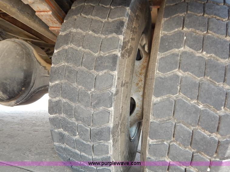 image for item K1607 2001 International 4700 water truck