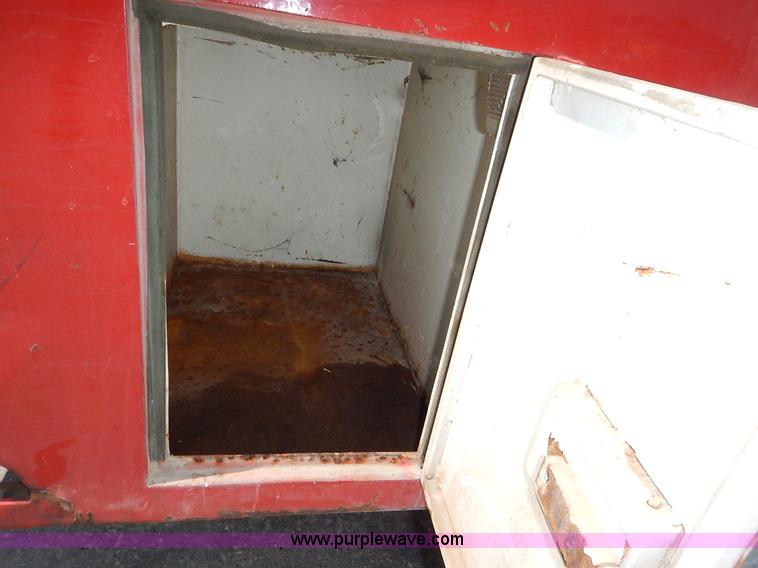 image for item K1607 2001 International 4700 water truck