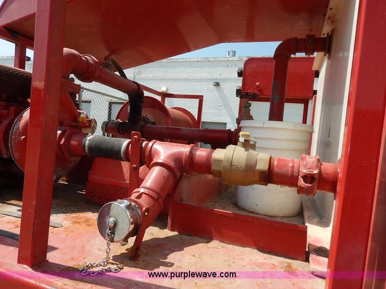 image for item K1607 2001 International 4700 water truck