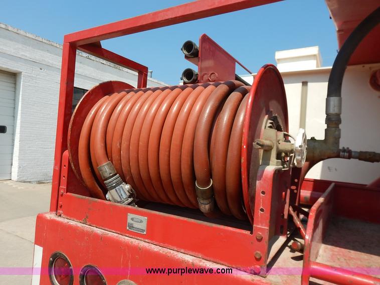 image for item K1607 2001 International 4700 water truck