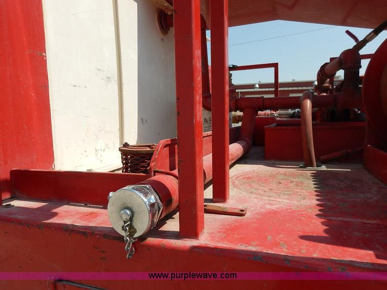 image for item K1607 2001 International 4700 water truck