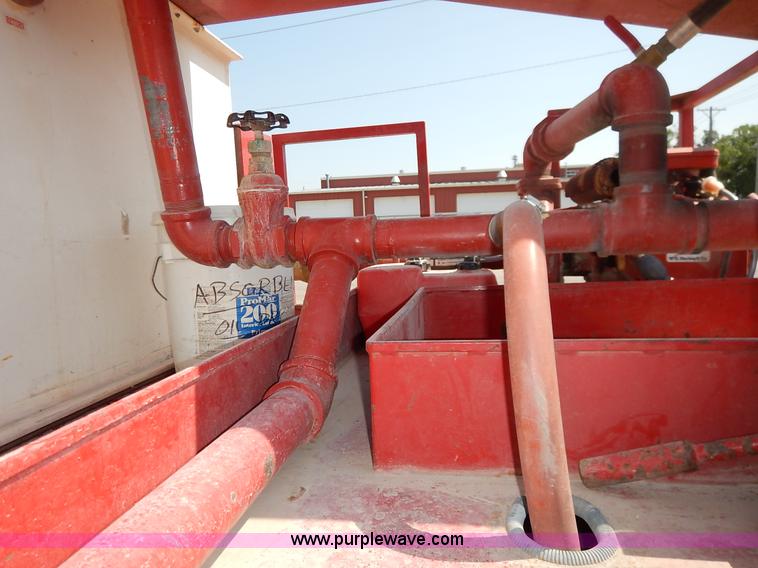 image for item K1607 2001 International 4700 water truck