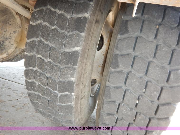 image for item K1607 2001 International 4700 water truck