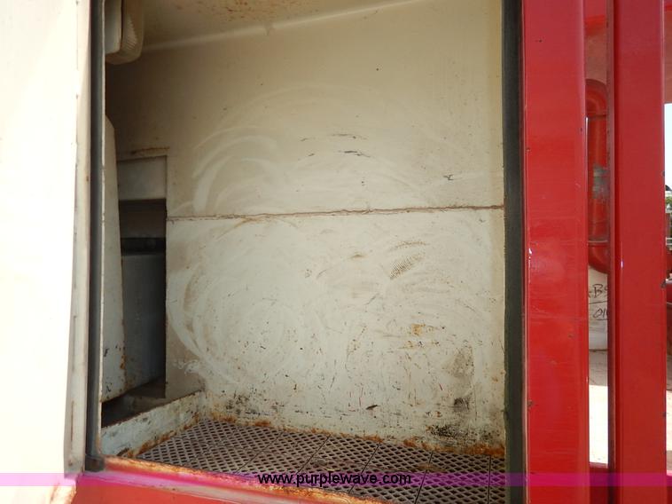 image for item K1607 2001 International 4700 water truck