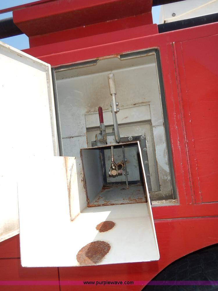 image for item K1607 2001 International 4700 water truck