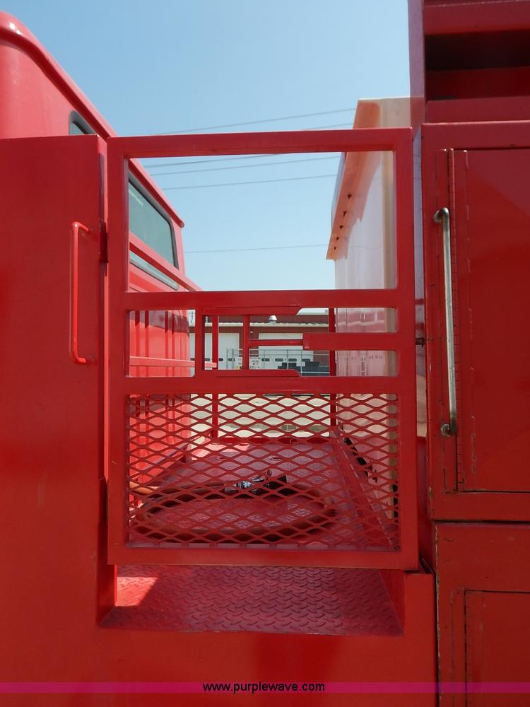 image for item K1607 2001 International 4700 water truck