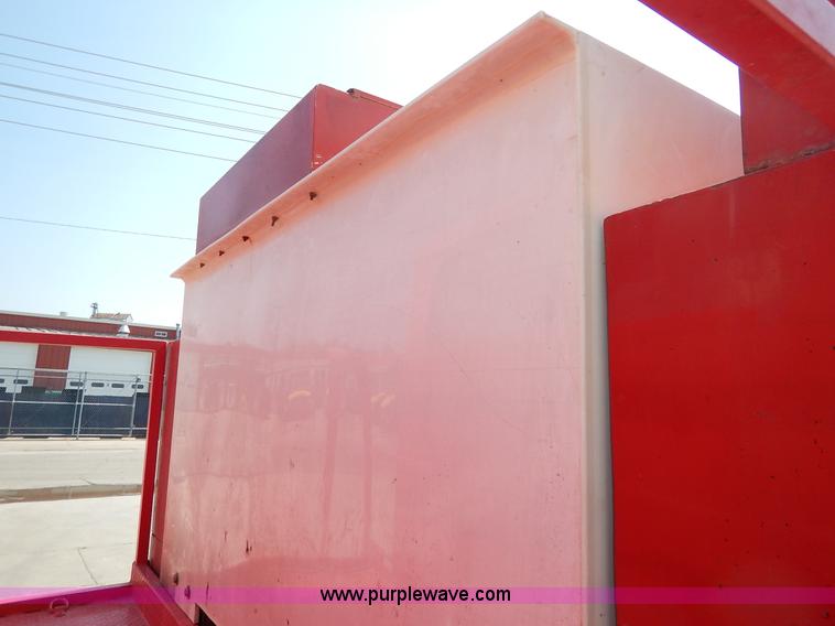 image for item K1607 2001 International 4700 water truck