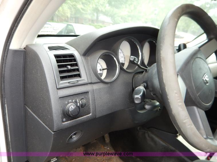 image for item K1613 2009 Dodge Charger SE