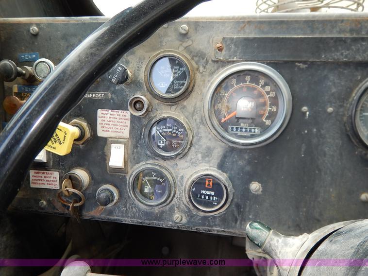 image for item K1627 1985 Gradall G3WD rubber tire excavator