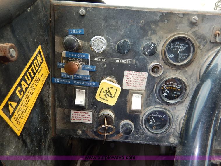 image for item K1627 1985 Gradall G3WD rubber tire excavator