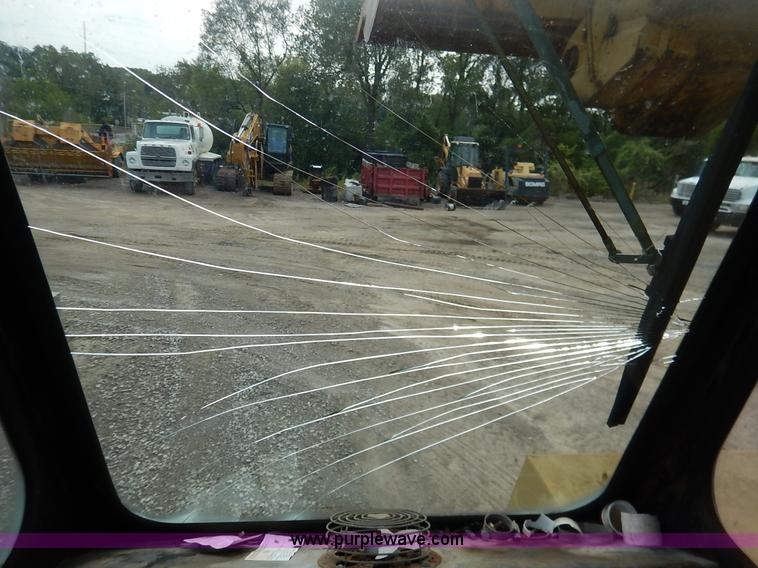 image for item K1627 1985 Gradall G3WD rubber tire excavator