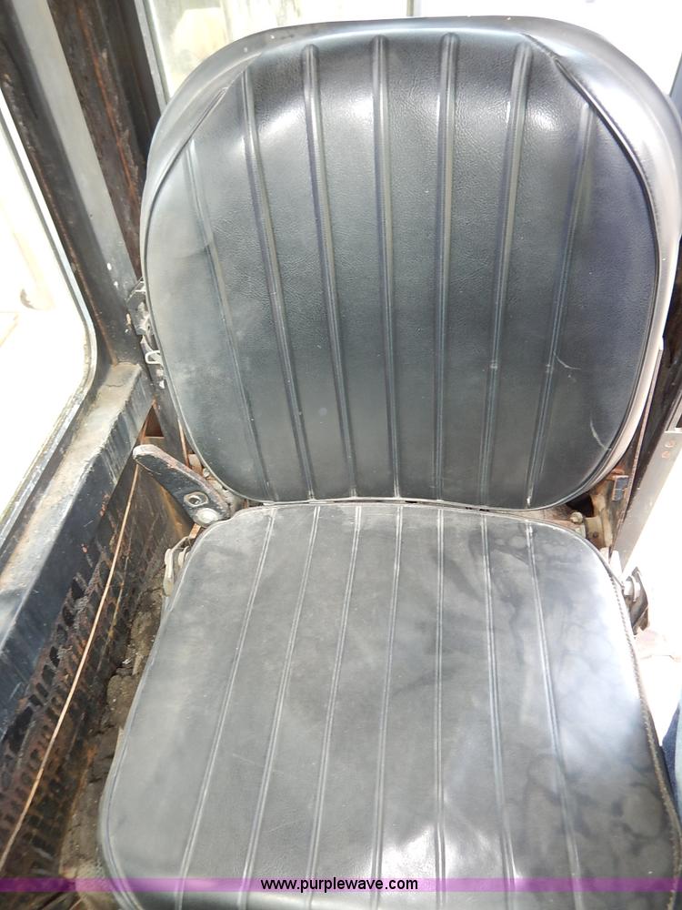 image for item K1627 1985 Gradall G3WD rubber tire excavator