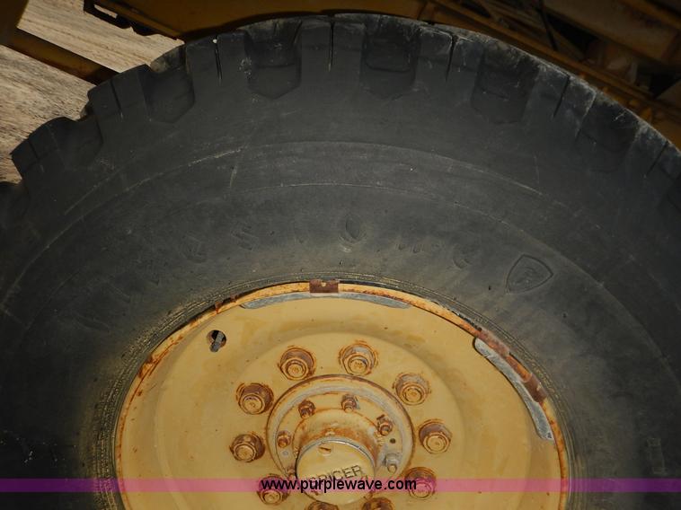 image for item K1627 1985 Gradall G3WD rubber tire excavator
