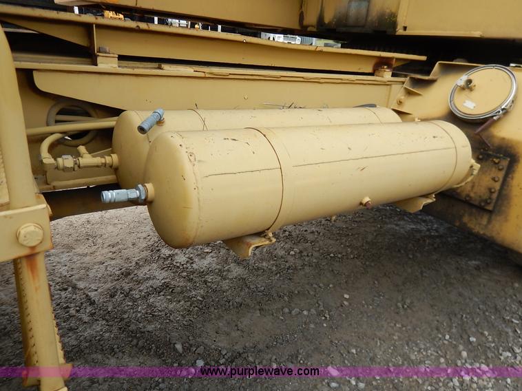 image for item K1627 1985 Gradall G3WD rubber tire excavator